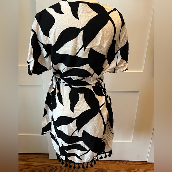 NWOT- Cupshe Dark Hibiscus Floral Cover-Up Mini Dress- Size XL - Picture 9 of 13